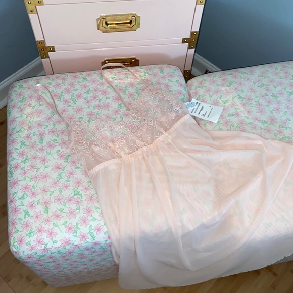 NWT Small Hanky Panky Blushing Pink Delicate Lace Eyelet Slip Lingerie MSRP $115 - Picture 16 of 17